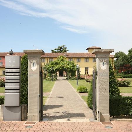 Bes Hotel Bergamo La Muratella Cologno al Serio Esterno foto