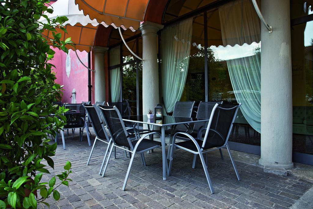 Bes Hotel Bergamo La Muratella Cologno al Serio Esterno foto