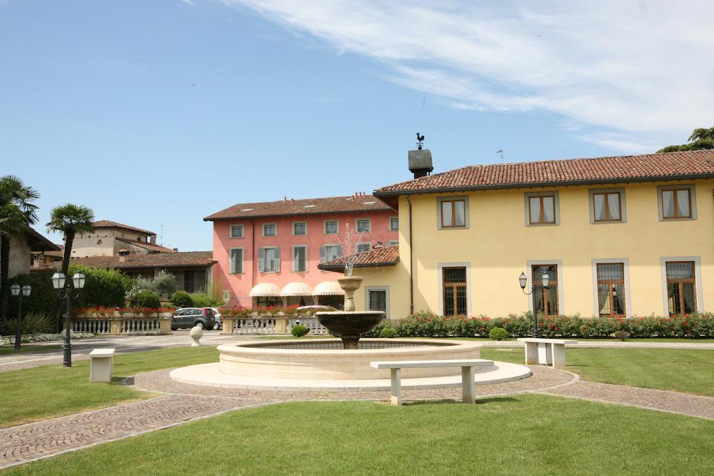 Bes Hotel Bergamo La Muratella Cologno al Serio Esterno foto