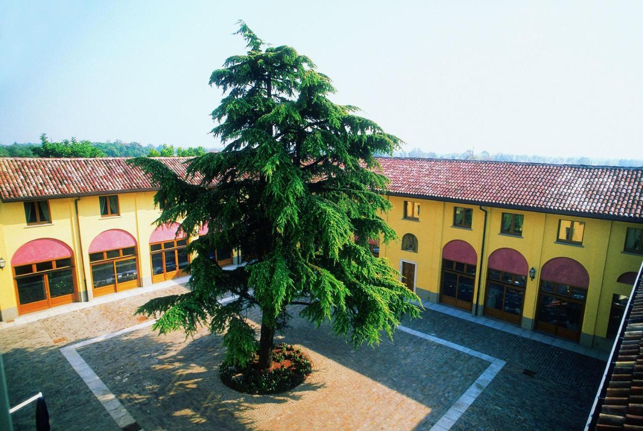 Bes Hotel Bergamo La Muratella Cologno al Serio Esterno foto
