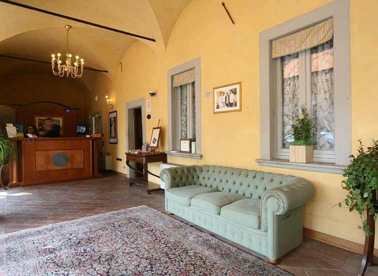 Bes Hotel Bergamo La Muratella Cologno al Serio Esterno foto
